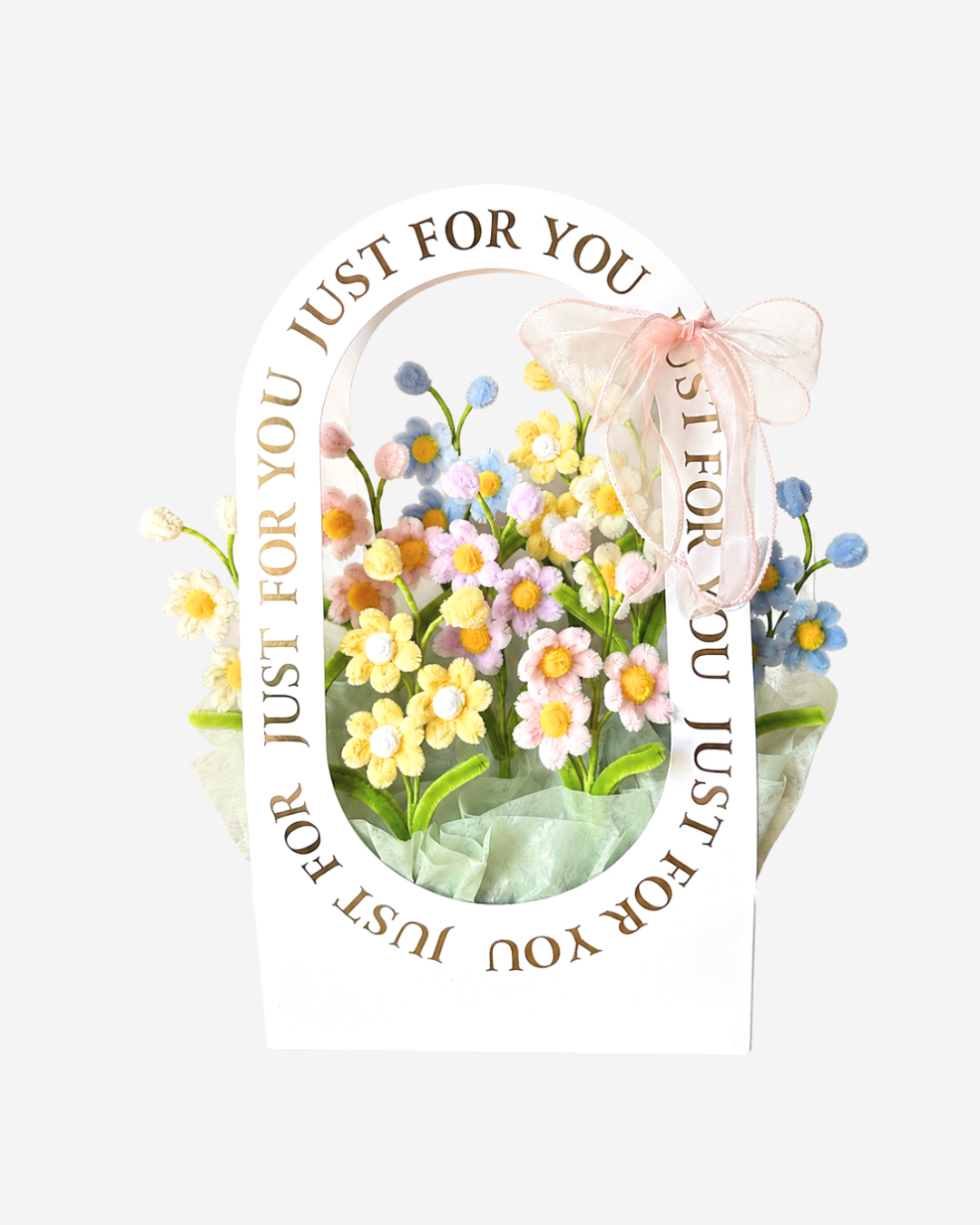 Smile Mini Daisy Basket — handmade pipe cleaner flower (ดอกไม้ถักมือ) by Flowerest.bkk